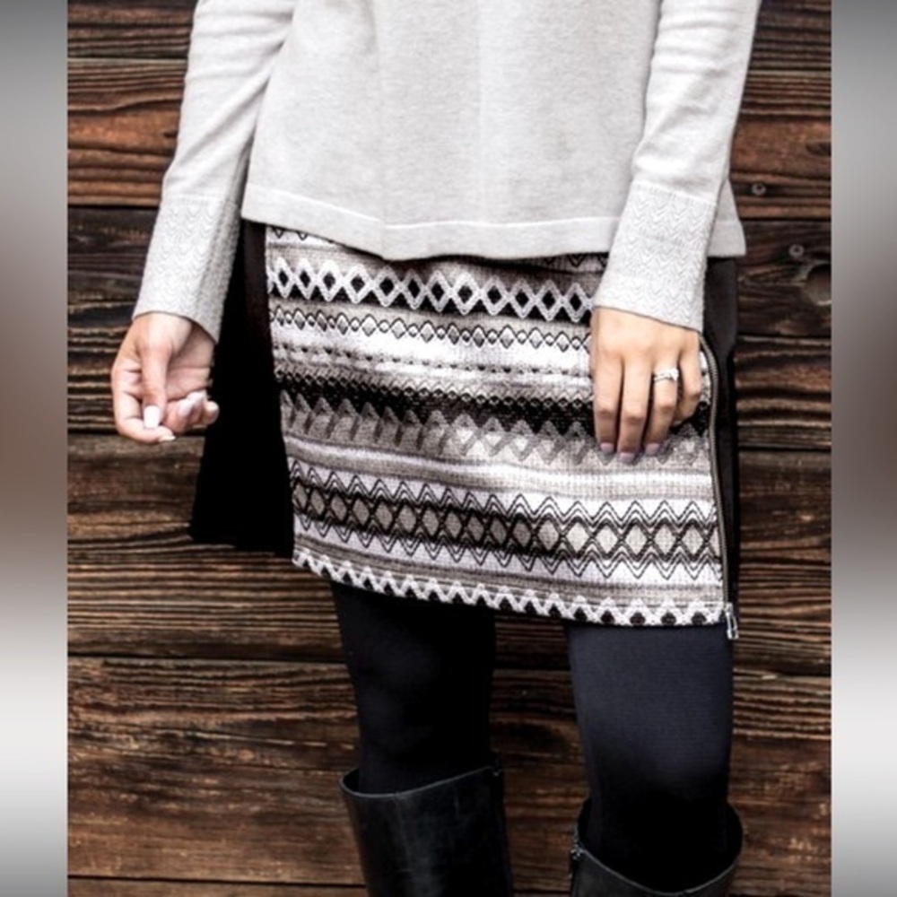 Aventura | Black Geometric Zip-Accent Berkley Skirt - Women size medium NEW